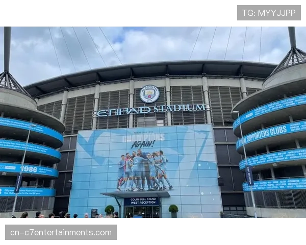 曼城北看台顶层扩建接近尾声，计划本赛季结束前开放新增7000座位